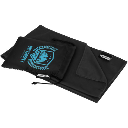 Raquel cooling towel made from recycled PET